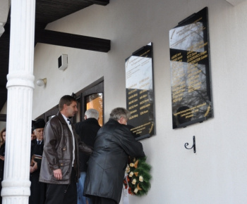 Odhalenie pamätnej tabule učiteľom