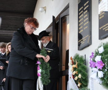 Odhalenie pamätnej tabule učiteľom