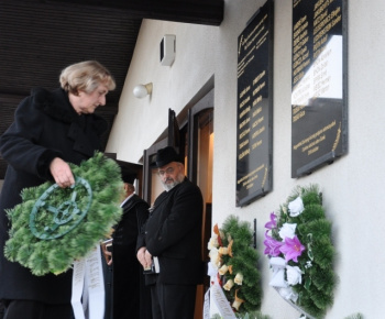Odhalenie pamätnej tabule učiteľom