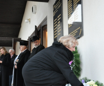 Odhalenie pamätnej tabule učiteľom