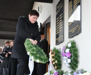 Odhalenie pamätnej tabule učiteľom