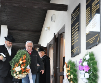 Odhalenie pamätnej tabule učiteľom